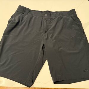 Oakley Black Golf shorts for Versatile Comfort